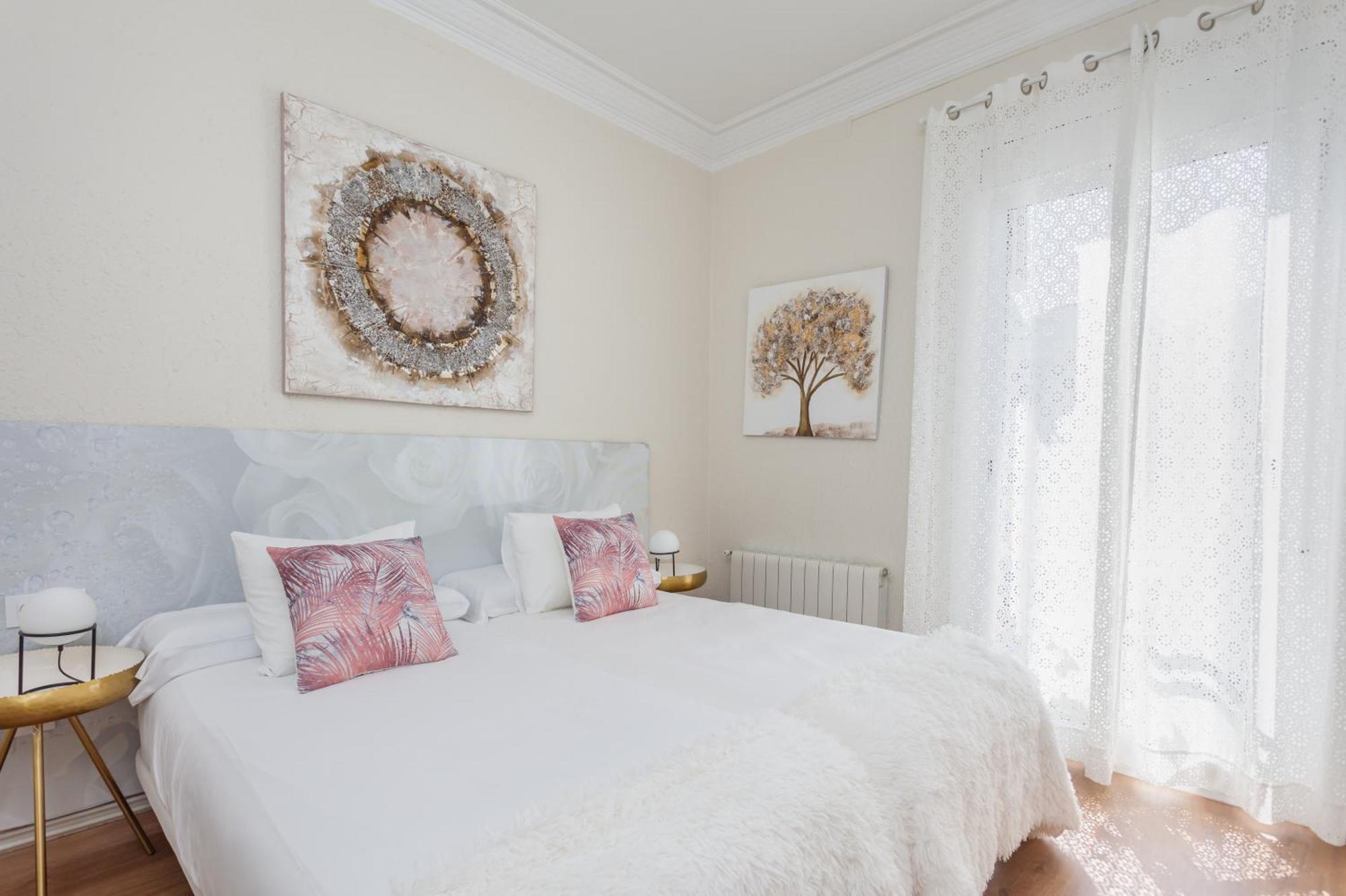 Art House Fira Apartments Barcelona Bagian luar foto