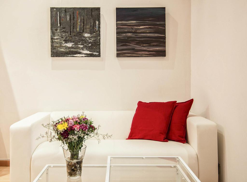 Art House Fira Apartments Barcelona Bagian luar foto