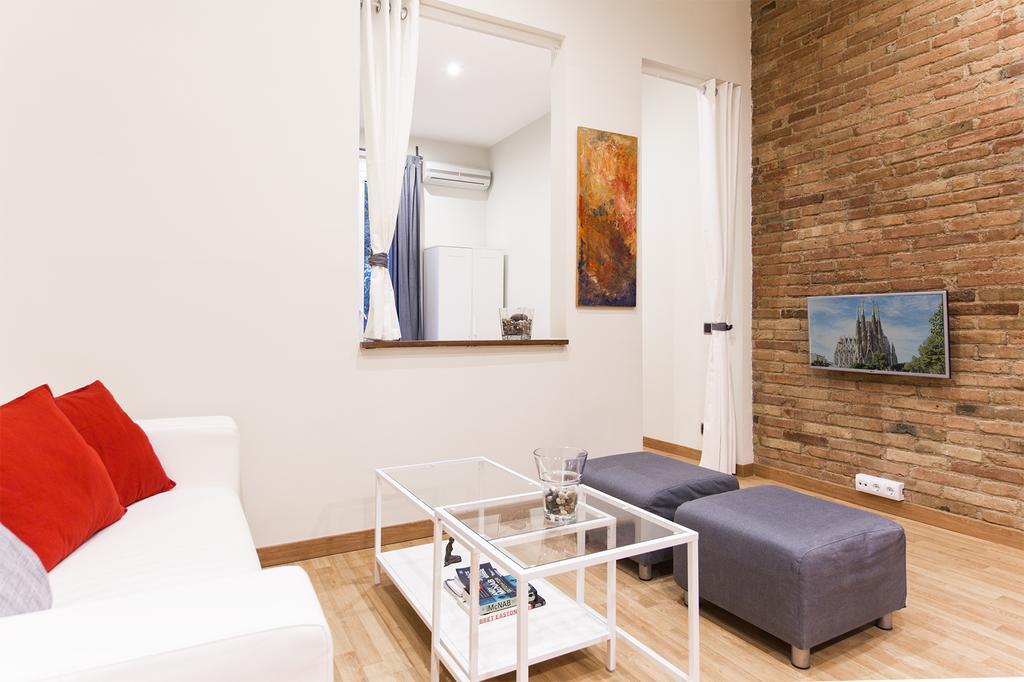 Art House Fira Apartments Barcelona Bagian luar foto