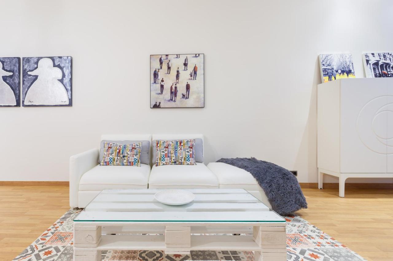 Art House Fira Apartments Barcelona Bagian luar foto