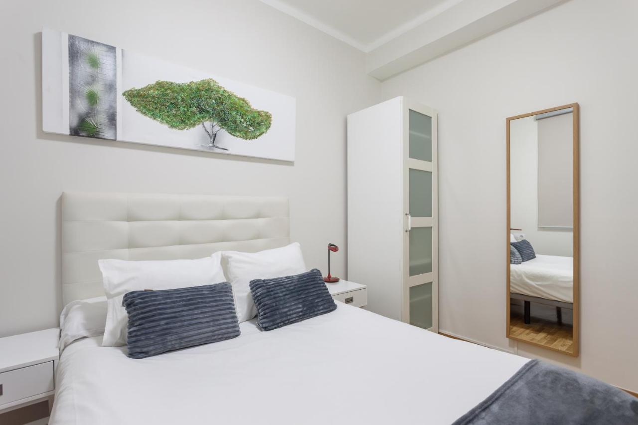 Art House Fira Apartments Barcelona Bagian luar foto
